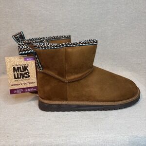 New Muk Luks Women's Boot Size 8 Water Resistant Non Slip Lined Comfortable